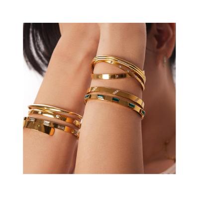 China Punk Trendy 18k Gold Plated Waterproof Stainless Steel Cuff Bangle Zircon Bangles Openable Fine Jewelry for sale