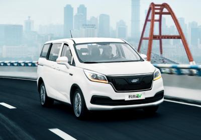 China 400 KM Elektro Changan Auto Auchan Karvaan MPV 5 Türen 7 Sitzplätze zu verkaufen