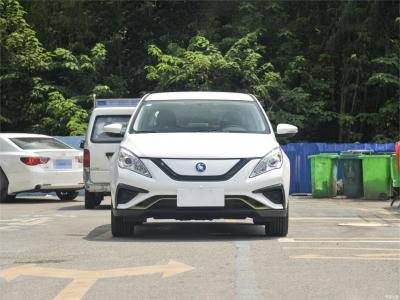 China Fengxing S50 EV Dongfeng Motor Veículo Elétrico 415KM Compacto 4 Portas 5 Assentos à venda