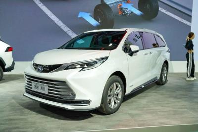 China Senna 2024 Gas-electric Hybrid Vehicle Medium And Large MPV Dual Engine 2.5L Platinum Edition for sale