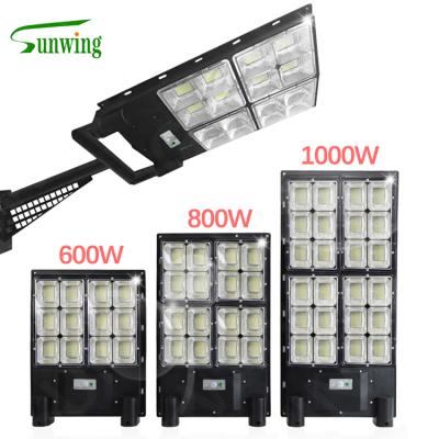 China Road Lighting Sunwing Outdoor Waterproof Motion Sensor LED Road ABS Ip65 600w 800w 1000w Integrated Solar Street Light for sale