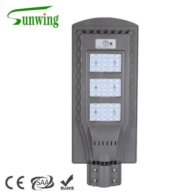 China Garden 15 20 30 40 50 60 80 100 150 200 watt solar led street light price, ip65 outdoor light, all in one solar led street light for sale