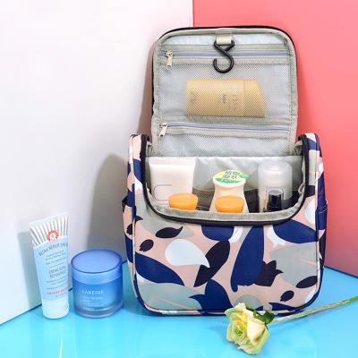 China Daily Use New Arrival Toiletry Bag Travel Bag With Hanging Hook Customize Cosmetic Bags for sale