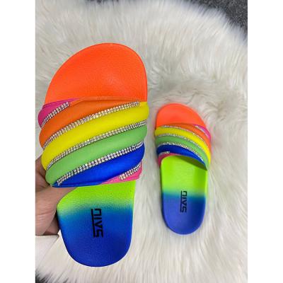 China 2021 Style Summer Beach Wholesale Home Slippers Outdoor New Slippers For Women for sale