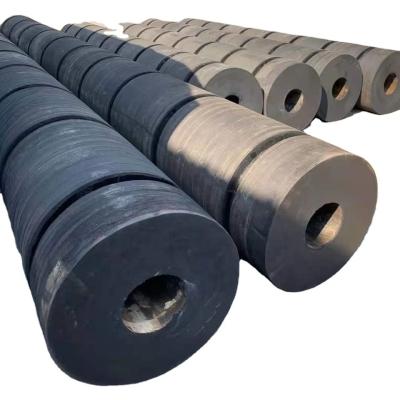 China Customizable 1000-5000mm Long Cylindrical Rubber Fender 60-85HA Hardness 100-2000mm Diameter for sale