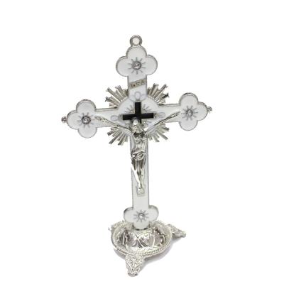 China Europe Catholic Gifts 5.5 Inch Standing Crucifix Shining Cross for sale