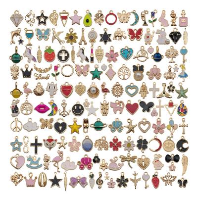 China Fashion $22 for1 50pcs Gold Pendants Wholesale Alloy Pendants Set Medals for Jewelry Design Charms in Bulk for sale