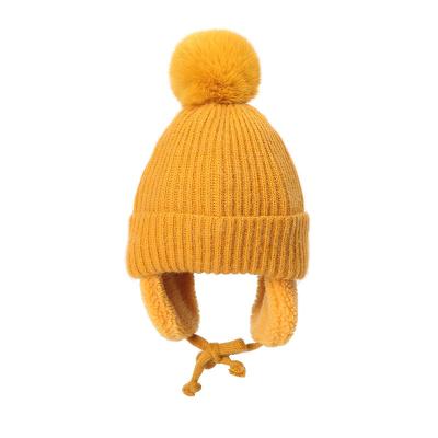 China Mehrfachverbindungsstelle färbt PomPom-Acrylbaumwollwarmen thermischen Hut Beanie With Ear Cover zu verkaufen