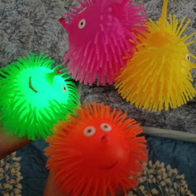 China KEHUI Toy Stress Reliever Stretch Toy Hot Style Lighting Animal Squeeze Toy Fidget Hairy Ball Puffer Ball For Kids for sale