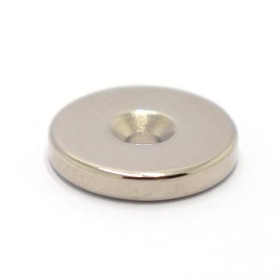 China Biggest Industrial Strong Magnet [LYC] Disc N52 Neodymium Magnet With Countersunk Hole for sale