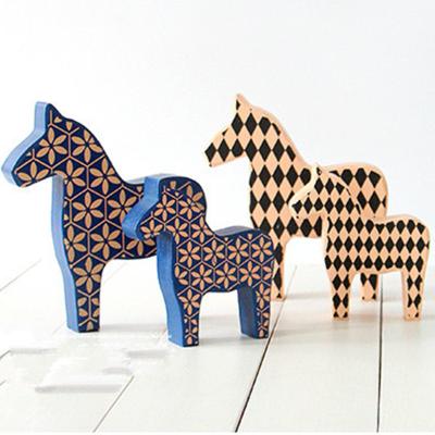 China Wooden horse Sweden Dala of Europe Nordic wooden decorations for sale