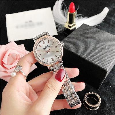 China Water Resistant 2022 Custom Smart Bracelet Ladies Watch Fashion Smart Watch Famous Brand Watch Set for sale