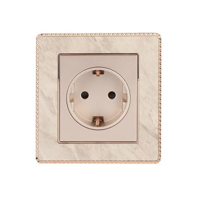 China Waterproof Fireproof Scratch Standard Wall Socket In European Hot Selling German Outlet White 86*86mm CE 250V PC Single German Socket Universal Multiple Socket for sale