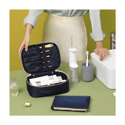 China New Polyester Makeup Bag Waterproof Dustproof Fashion Simple Portable Skin Care Bag Travel Storage Cosmetics Bag for sale