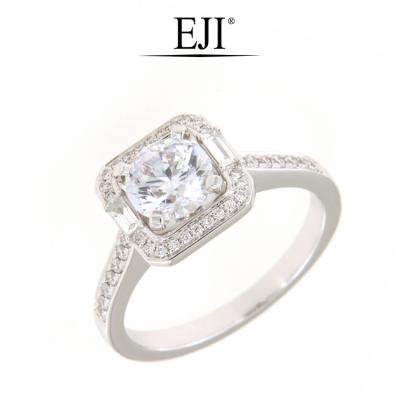 China Hot Selling Charming 18K White Gold Fashion Diamond Engagement Ring CLASSIC New Style for sale