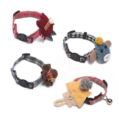 China 2021 DETACHED New Arrives Cat Collar Flower Bead Pet Accessory Suppliers Neck Safety Realease Kitty Cat Collar Velvet Quickly for sale