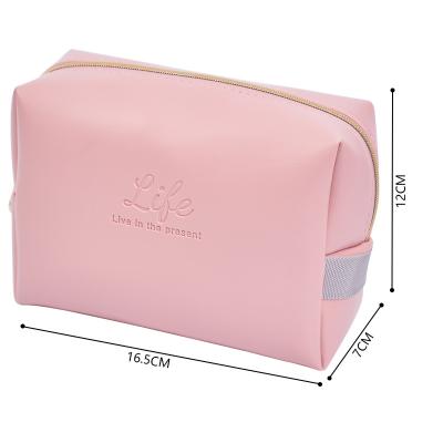 China Small Travel Waterproof PU Leather Make Up Bag Wholesale Portable Small Make Up Brushed Canvas Pu Leather Logo Fray Waterproof Custom Makeup Organizer Bag for sale