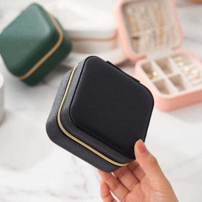 China Fashion Zipper High Quality Black Personalized Gifts Faux Leather Portable Travel Jewelry Gift Box Small for sale