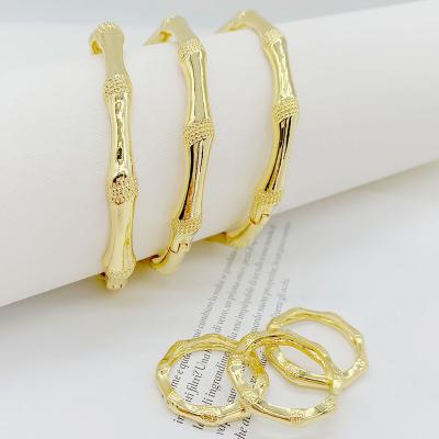 China Fashionable and generous luxury high quality wholesale women's fashion 18K gold plated bracelet set for sale