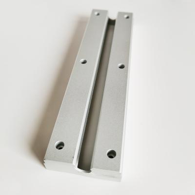 China Sandblasting Aluminum CNC Milling Parts Silver Anodized Durable for sale