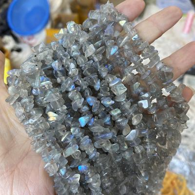 China Small Tumble Freeform Loose Polished Chips Strand Labradorite Irregular Genuine Natural Labradorite Gemstone for sale