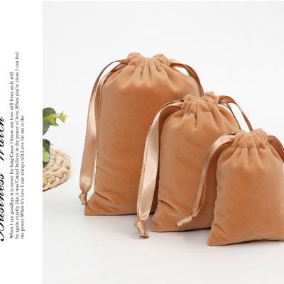 China Recyclable Promotional Cheap Price Brown Velvet Draw String Velvet Bag For Gift for sale