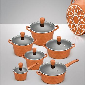 China Sustainable Cast Iron Cookware Set for sale