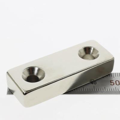 China Customized Acceptable Permanent Magnet Neodymium Magnet with Hole Rectangular Pot Magnet for sale