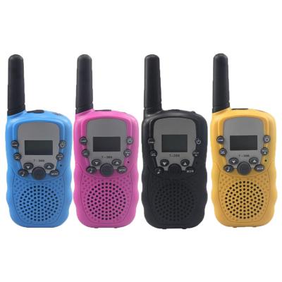 China PTTs (Push To Talk) Avonturen Outdoor Lange Voice Activated Afstand Speelgoed Mini Walkie Talkie For Kids for sale