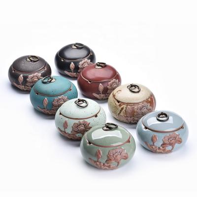 China Eco-friendly colorful ashtray desk is decorated with beautiful cigar ashtrays for sale