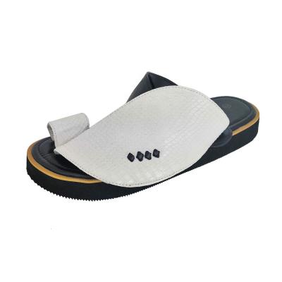 China 2020 New Fashion Factory Quality Cheap Anti-slippery Mens Sandals Customized Shoes for sale