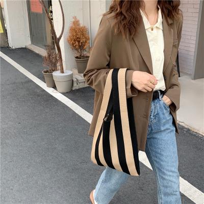 China 2021 Fashion Wholesale Customize Black Red Blue Knitted Stripe Tote Shopping Bag For Women for sale