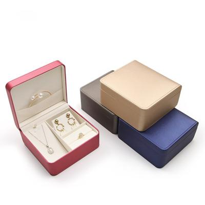 China Drawing leather jewelry box creative portable jewelry boxes suit ring pendants bracelets bracelets box for sale