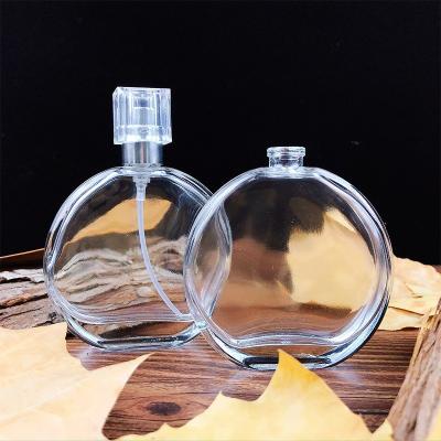 China Cosméticos de la botella del espray de perfume de la seta de la fuente B056-30 ml del punto que empaquetan las botellas de botella de cristal vacía portátil en venta