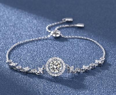 China Elegant Style Women's CLASSIC Bracelet with VVS Diamond Adjustable Bracelet for sale