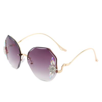 China Fashion Sunglasses GGNQ901045 Fashion Diamond Polygon Sunglasses Women 2021 New for sale