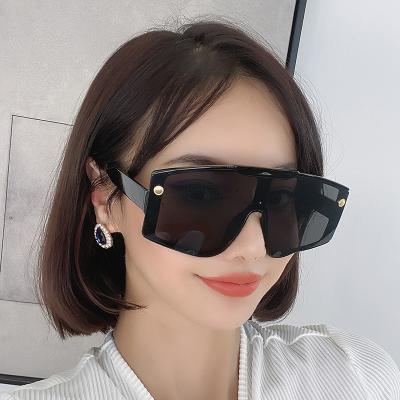 China Oversized Sunglasses Women 2021 New Fashion Square Sunglasses GGMN5307 for sale