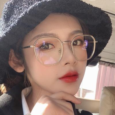 China Women's Blue Light TR90 Square Metal Sunglasses GGKD9096 Fashion Square Sunglasses New Blocking Lenses 2021 for sale