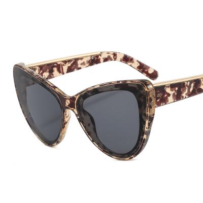 China New IDS sunglasses GGJHM374 fashion personality style moden sunglasses women 2022 oversized cat eye lens for sale