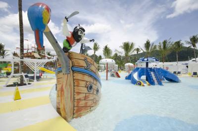 China Fiberglass Pirate Ship Amusement Park Equipment For Spray Play for sale