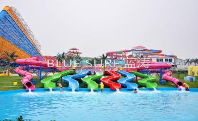 China Toboganes acuáticos al aire libre de la piscina del niño del equipo colorido de los toboganes acuáticos para los adultos en venta