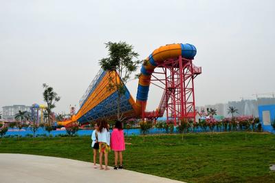 Chine Le plus grand projet de parc d'attractions de mer du monde fou rouge, jaune, bleu d'eau à vendre