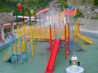 Chine Les enfants extérieurs arrosent le terrain de jeu avec la glissière d'eau et arrosent des jouets pour le parc aquatique extérieur à vendre