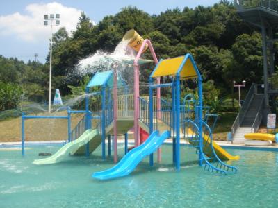 Chine Les enfants arrosent le terrain de jeu avec la glissière d'eau pour le parc aquatique extérieur à vendre