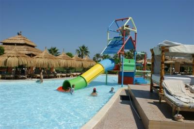 Chine Glissière d'eau fermée de petit d'enfants terrain de jeu de l'eau pour la piscine d'enfants à vendre