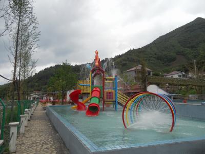 China Waterfall Rainbow Gallery Kids Water Toys For Spray Park for sale