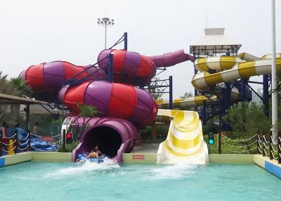 中国 いかだのガラス繊維大人水スライドは水公園のためのスライドによって閉められているスライドを開けます 販売のため