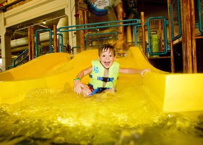 Chine Fibre de verre de glissières d'eau d'équipement de parc d'Aqua avec la canalisation ouverte à vendre