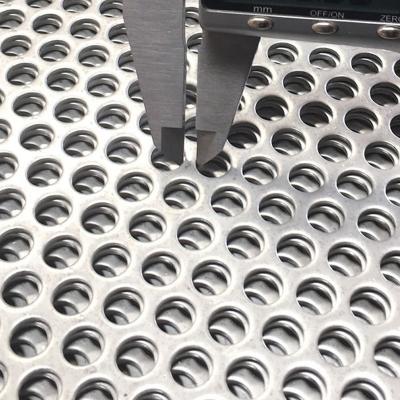 China Corrosion Resistance Hole Plate Metal Plate Punching Mesh Galvanized Punching Net for sale