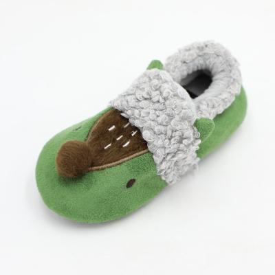 China 3d Embroidery Lightweight Green Cute Animal Kid Slippers Soft Suede Baby Shoes for sale